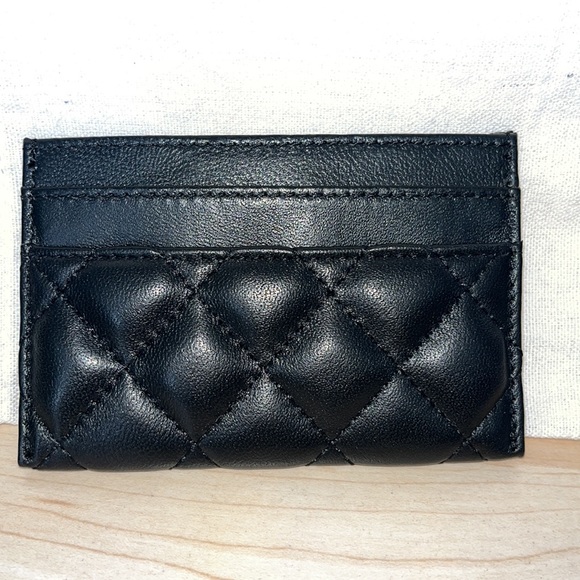 Black Quilted Cardholder - Picture 2 of 3